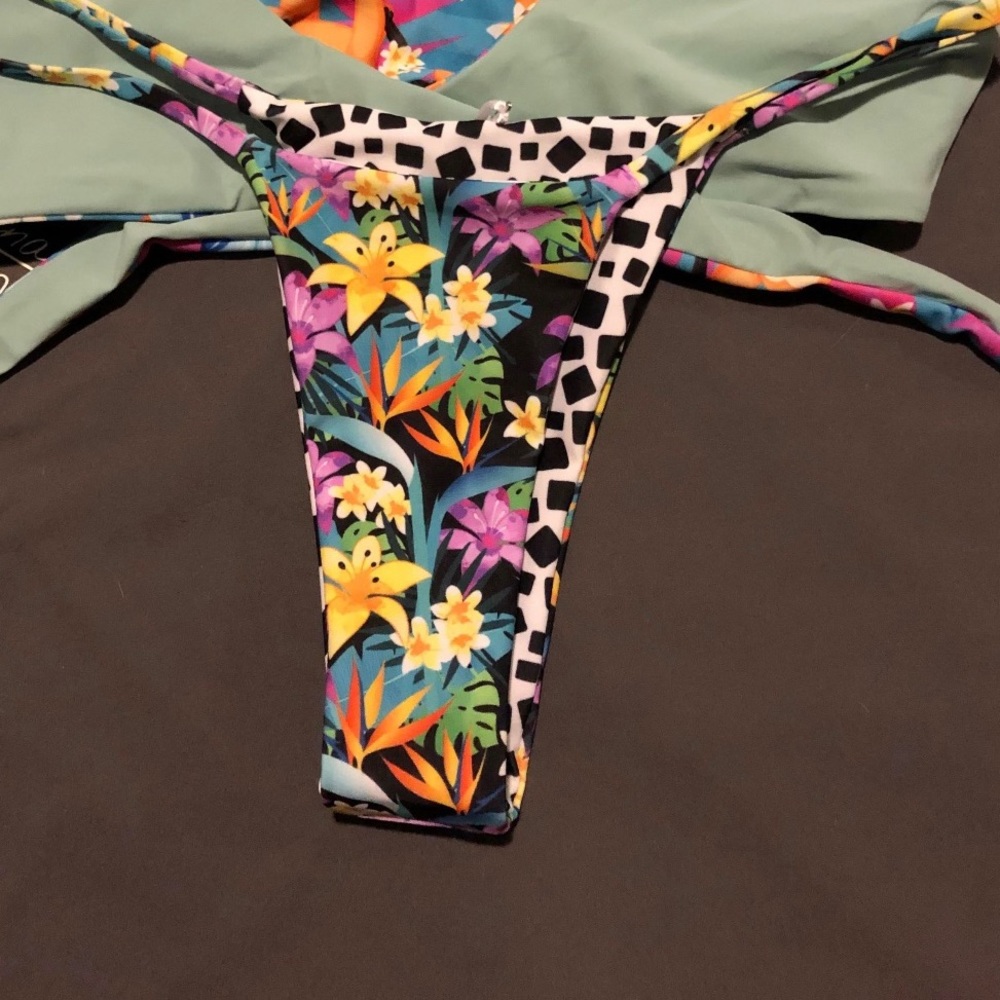 moana bikini loopy lightning
